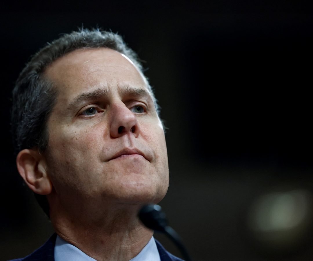 Vice-chair de supervisão do Fed, Michael Barr, em audiência do Senado 18/05/2023 REUTERS/Evelyn...