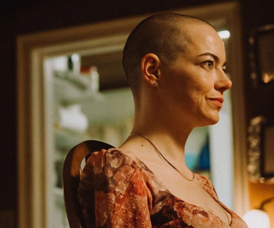 "Bugonia" é nova parceria entre a atriz Emma Stone e o diretor Yorgos Lanthimos (Foto: Divulgaç...